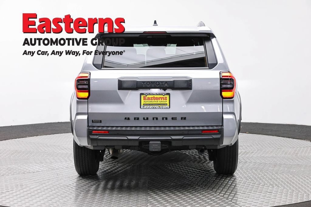 Used 2025 Toyota 4Runner SR5 AWD/4WD image 8