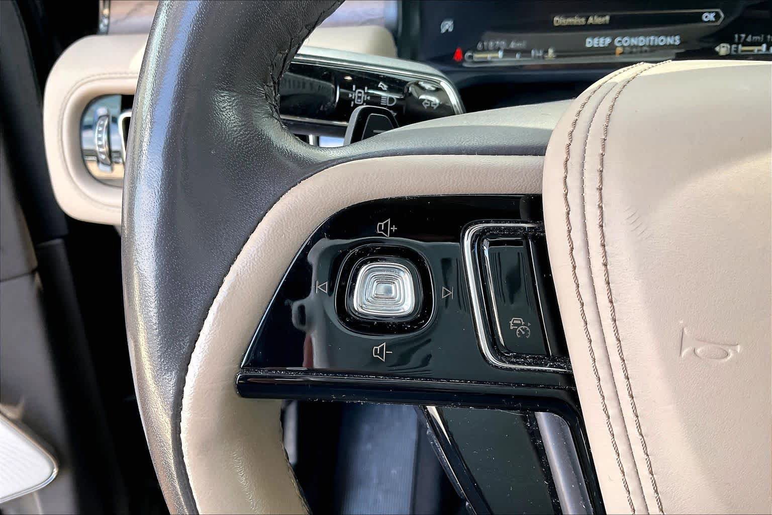 Used 2023 Lincoln Aviator Reserve w/ Equipment Group 201A AWD/4WD image 23