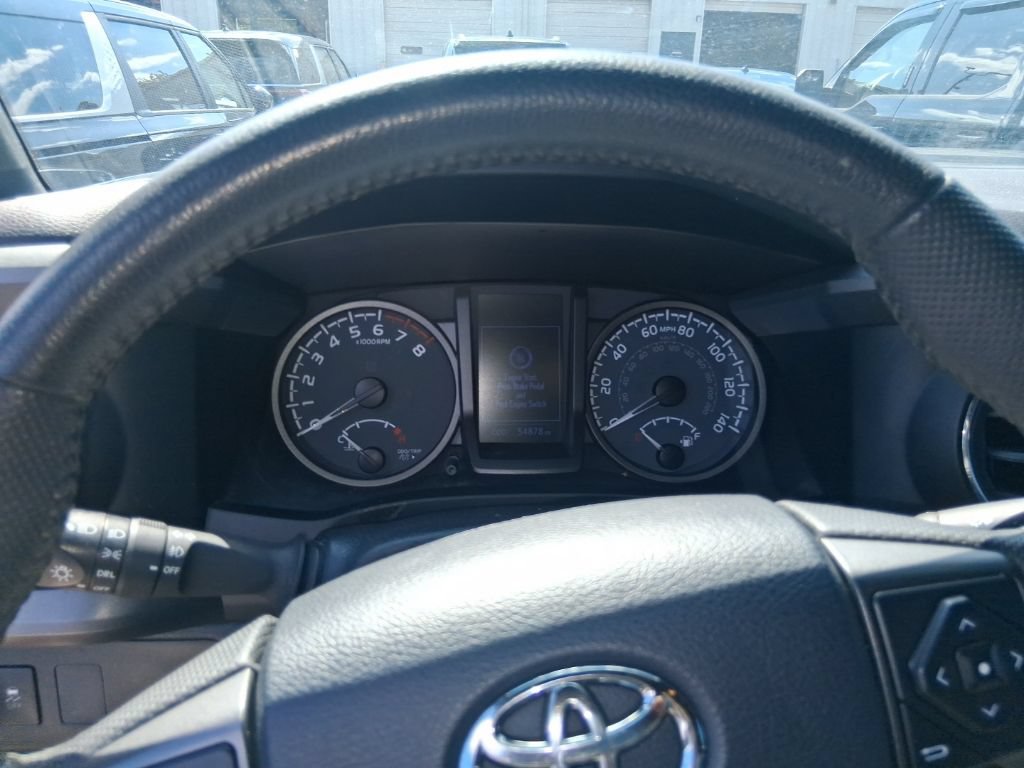 Used 2020 Toyota Tacoma TRD Off-Road AWD/4WD image 12