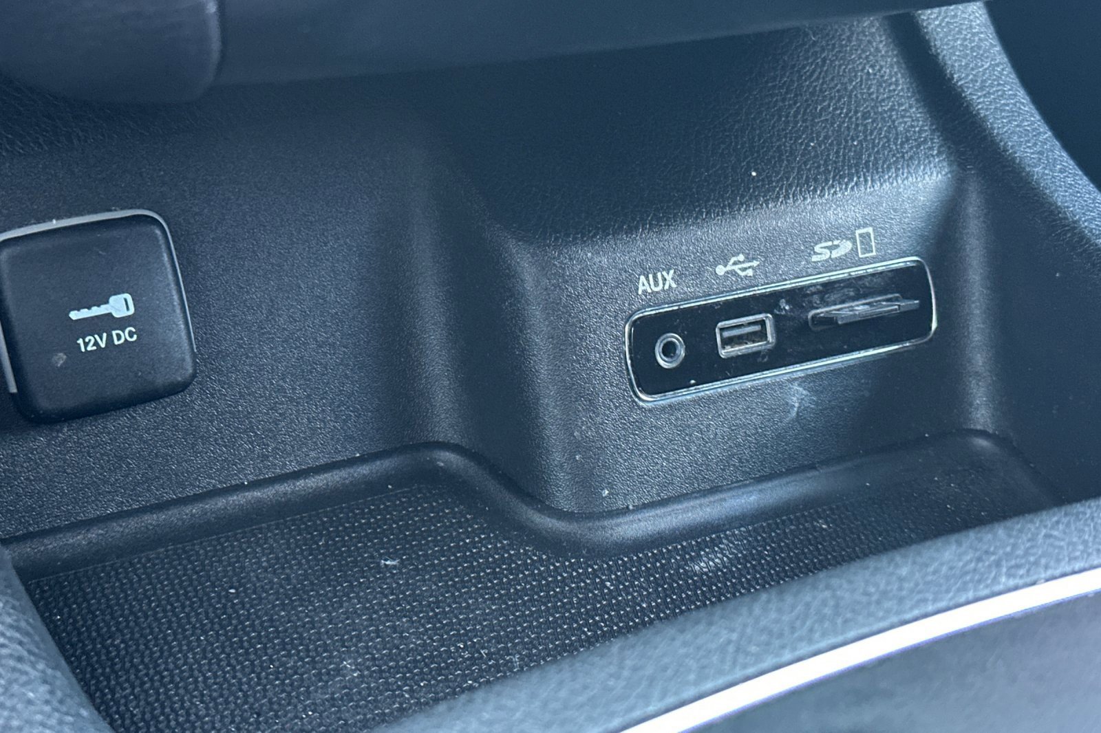 Used 2017 Dodge Durango SXT w/ 3rd Row Seating Group image 31