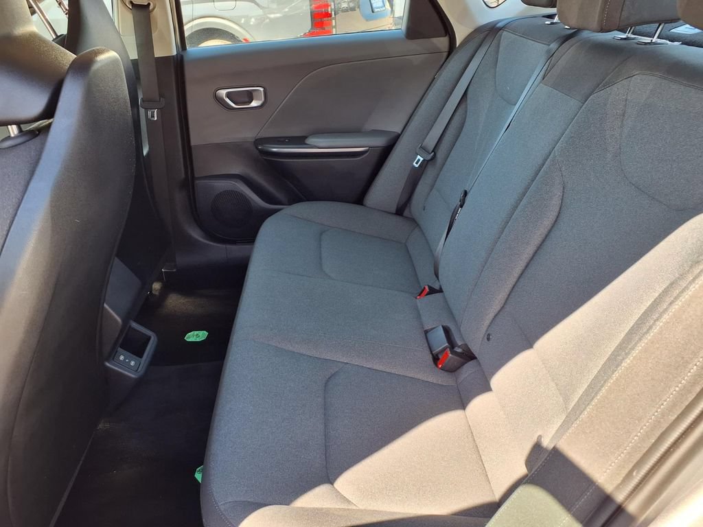 Used 2025 Kia K4 FWD image 22