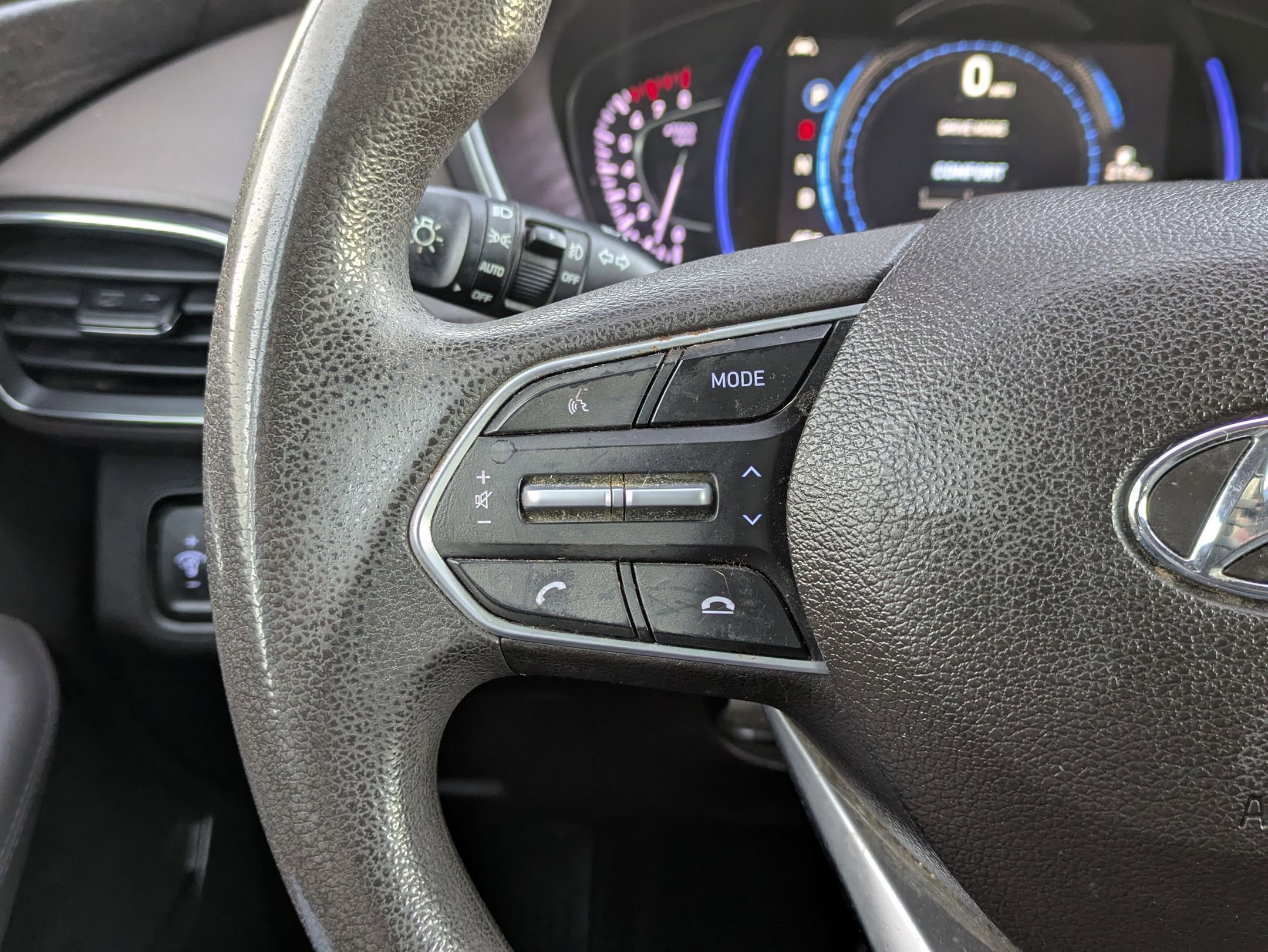 Used 2020 Hyundai Santa Fe SEL image 23