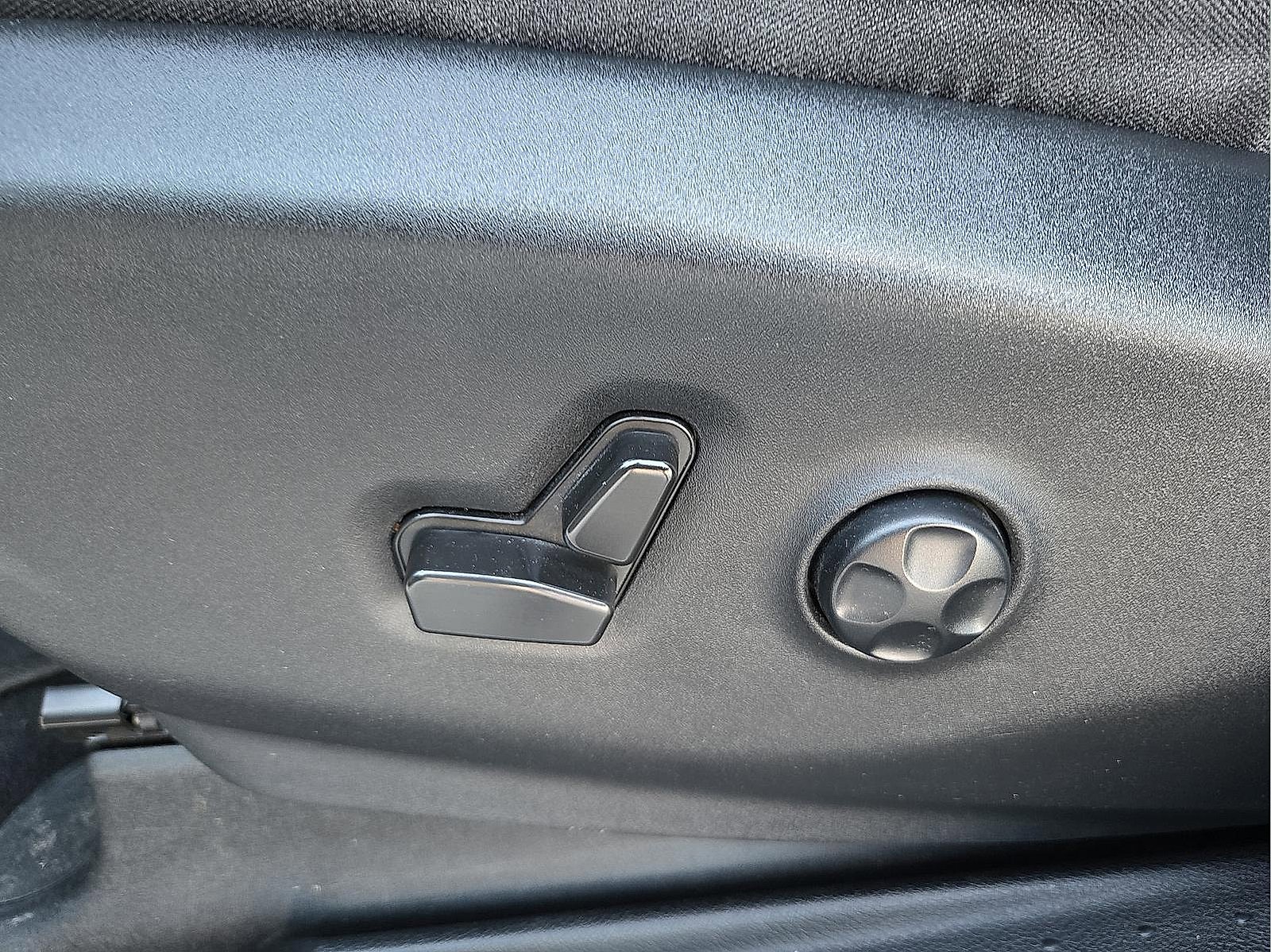 Used 2022 Chrysler Pacifica Touring image 16