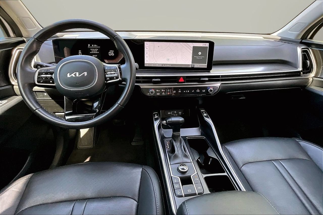 Used 2025 Kia Sorento S w/ Panoramic Sunroof Package FWD image 14