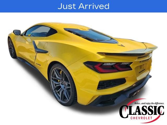 Used 2025 Chevrolet Corvette Z06 image 9