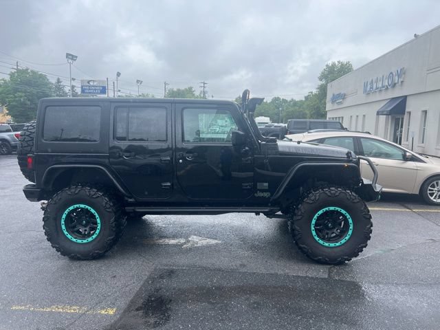 Used 2016 Jeep Wrangler Unlimited Sahara w/ Connectivity Group AWD/4WD image 2