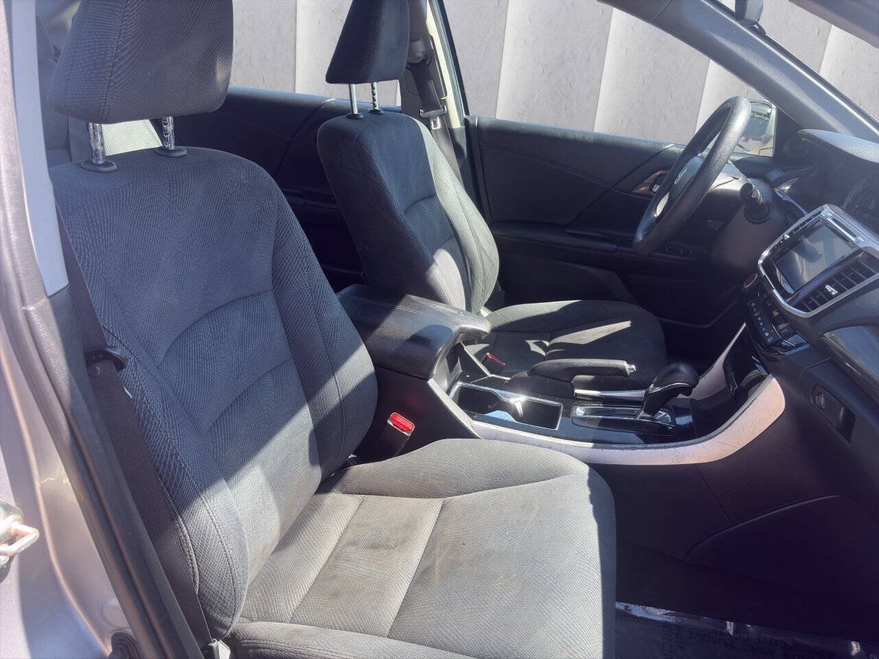 Used 2017 Honda Accord EX image 15