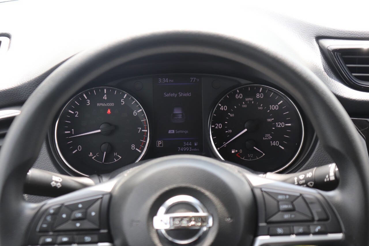 Used 2018 Nissan Rogue S image 19