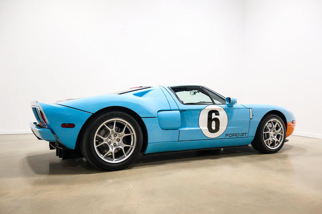Used 2006 Ford GT RWD image 65