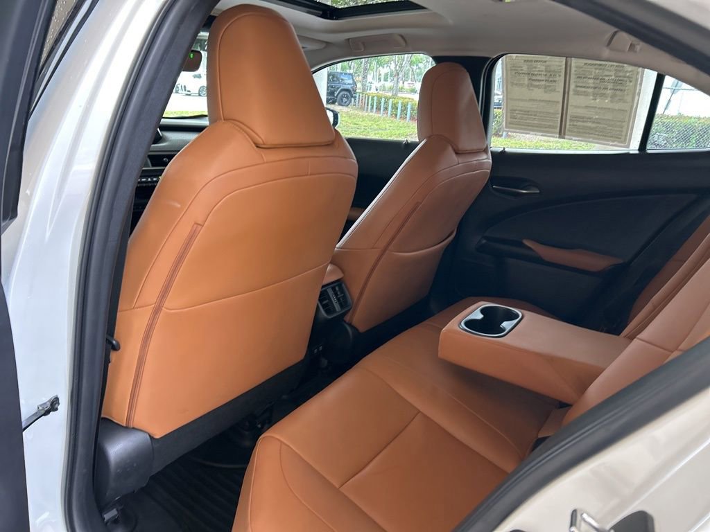 Used 2020 Lexus UX 200 w/ Premium Package image 34