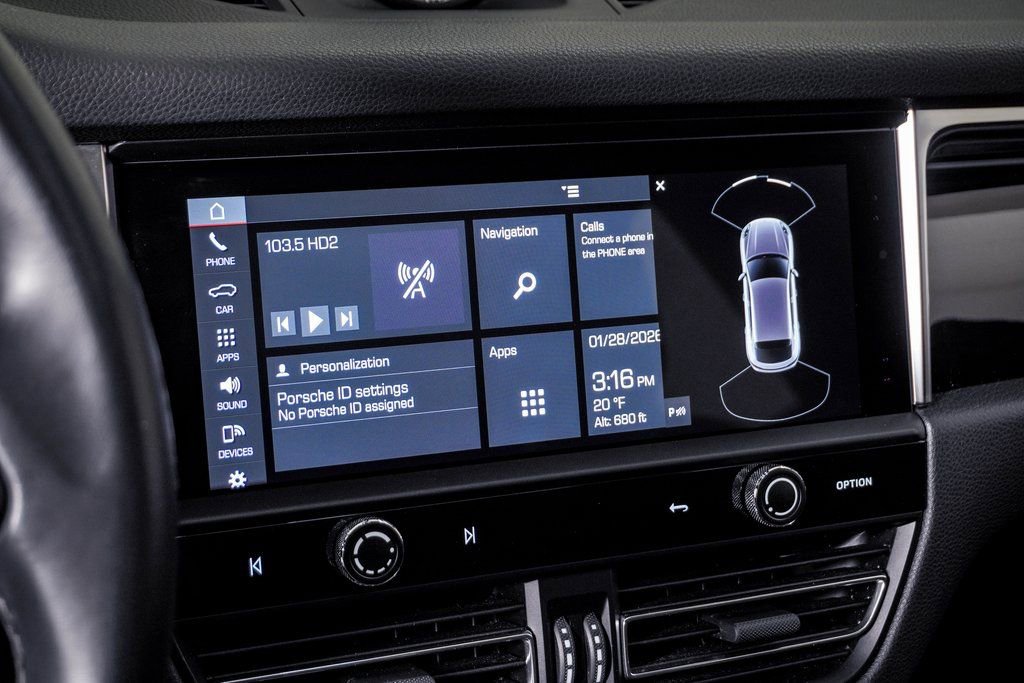 Certified 2023 Porsche Macan image 21