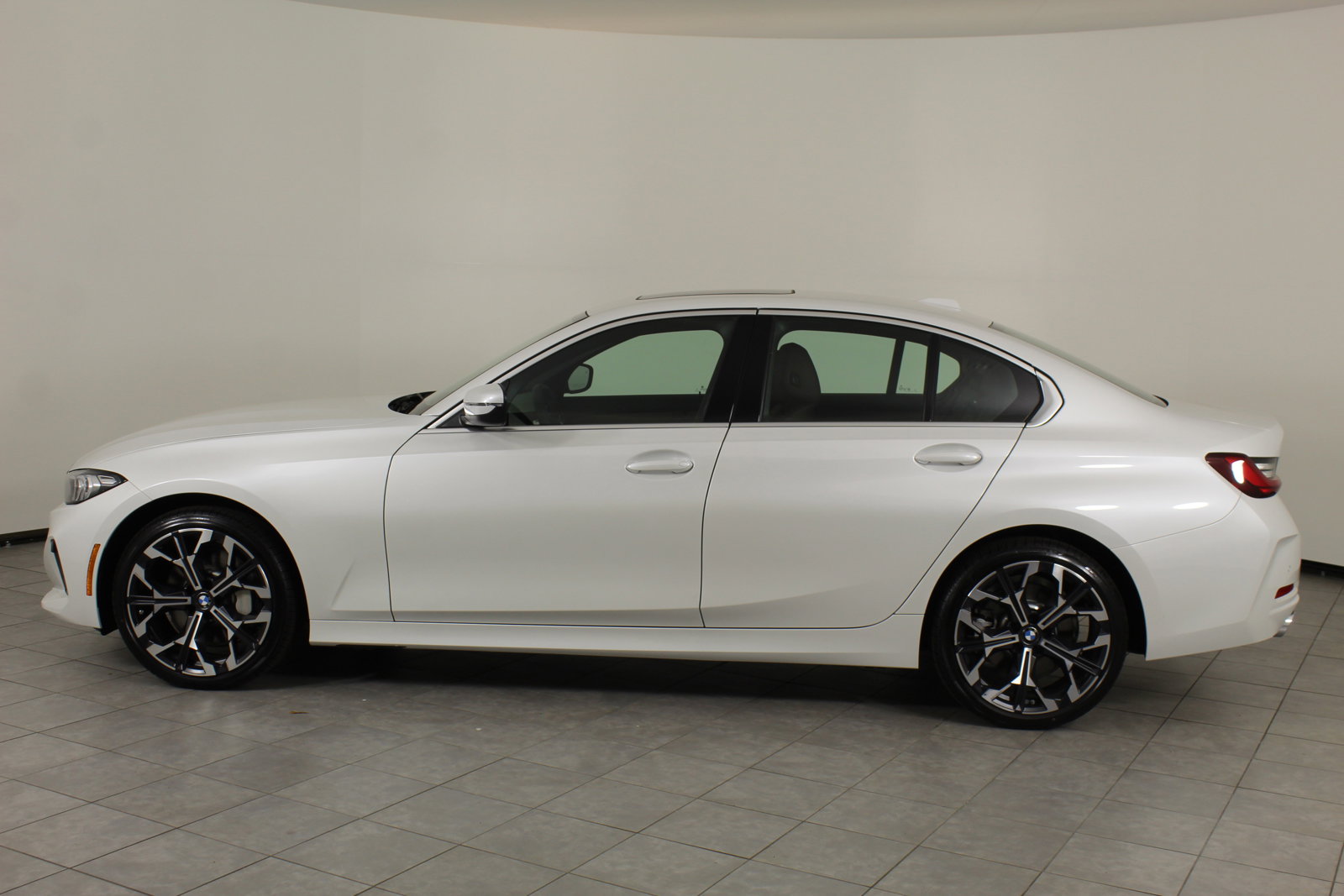 New 2025 BMW 330i Sedan w/ M Sport Package image 5