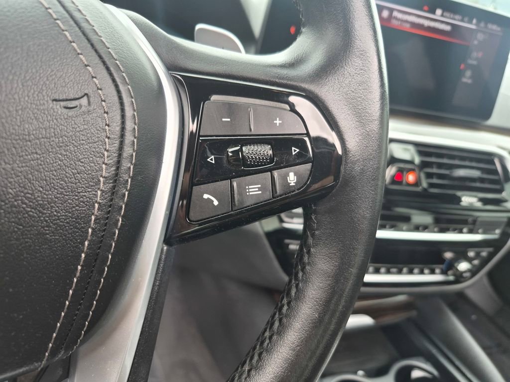 Used 2021 BMW 540i xDrive w/ Executive Package image 22