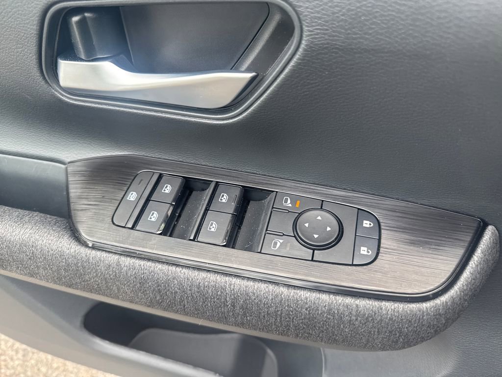 Used 2026 Nissan Kicks SV w/ SV Premium Package FWD image 11