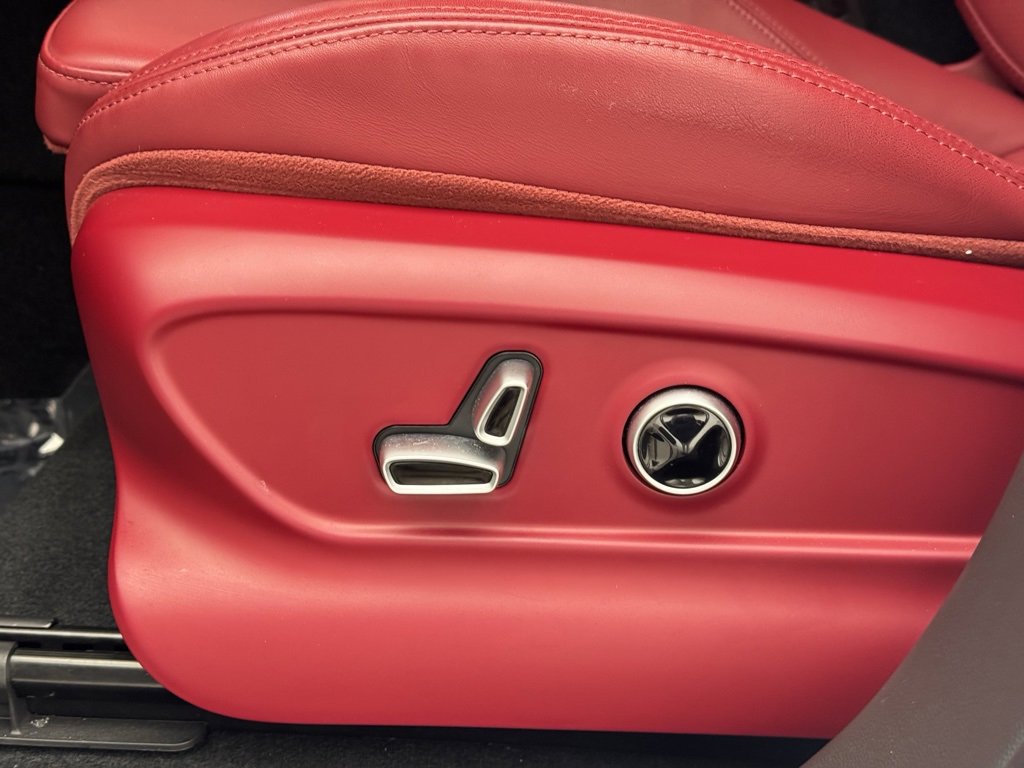 New 2024 Maserati Grecale Trofeo image 10