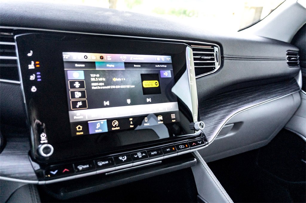 Used 2023 Jeep Wagoneer Series III w/ Premium Group I image 23