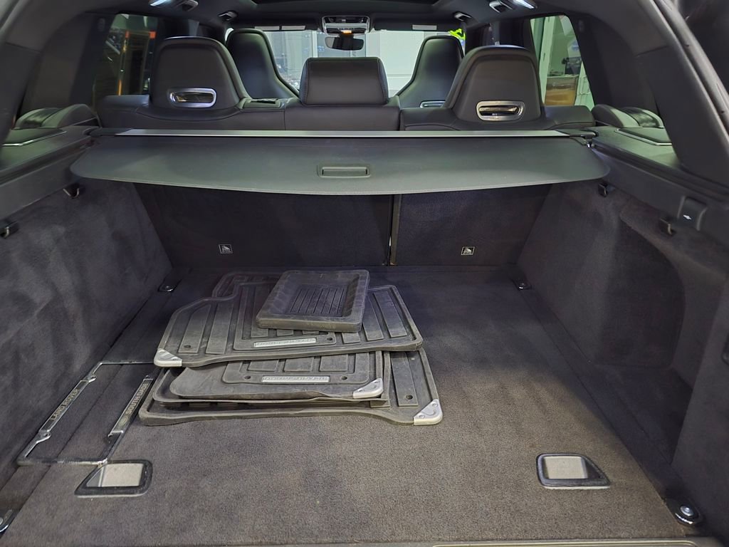 Used 2022 Land Rover Range Rover Sport SVR image 47