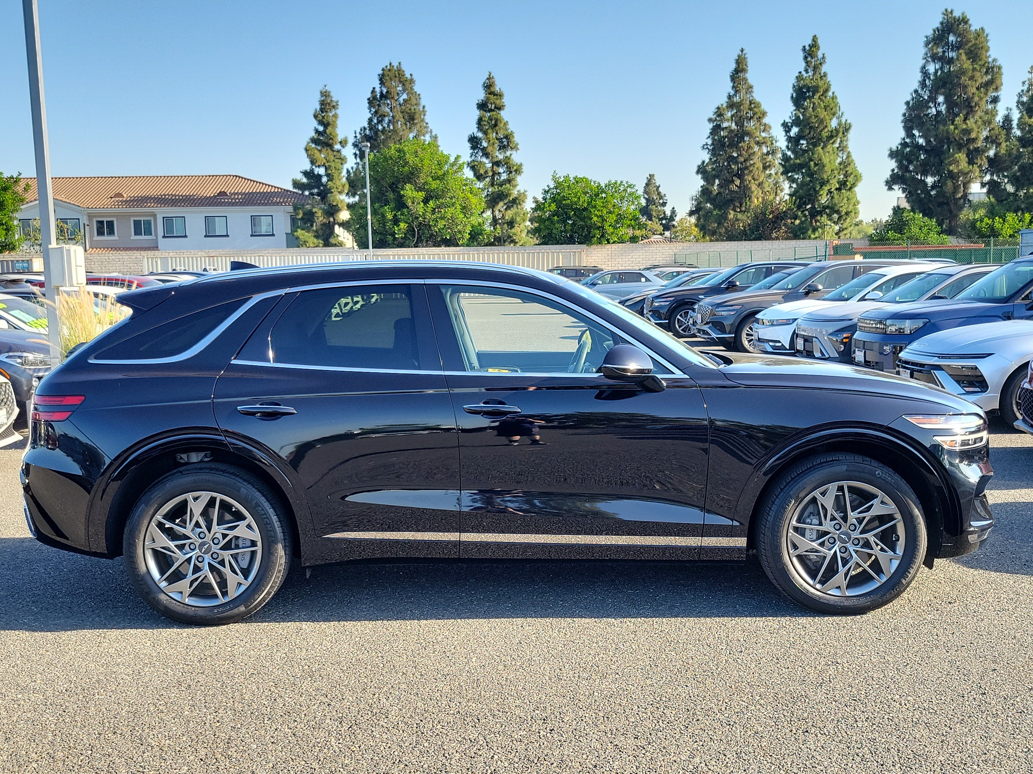 Certified 2024 Genesis GV70 2.5T w/ Cargo Package AWD/4WD image 5
