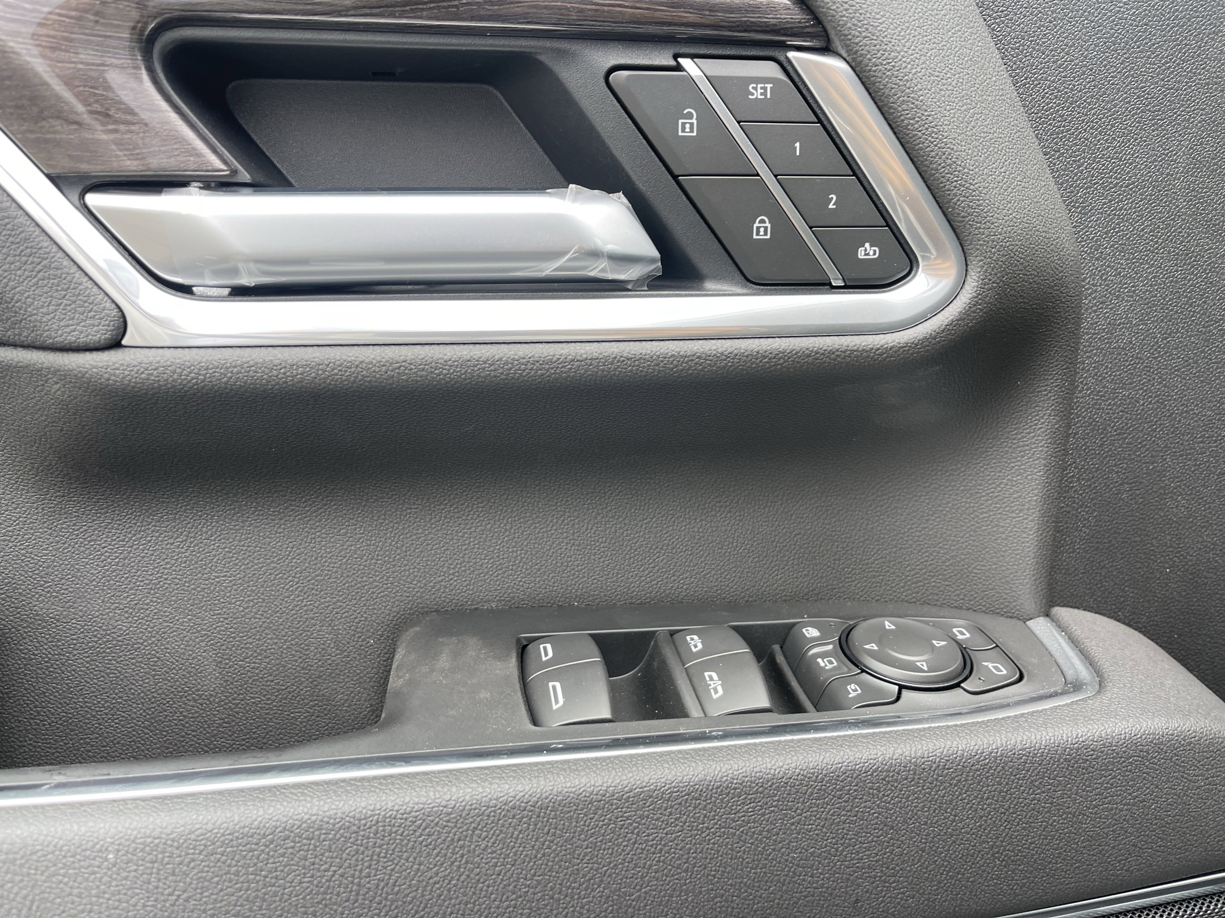 New 2026 Chevrolet Silverado 2500 LTZ w/ LTZ Premium Package image 13
