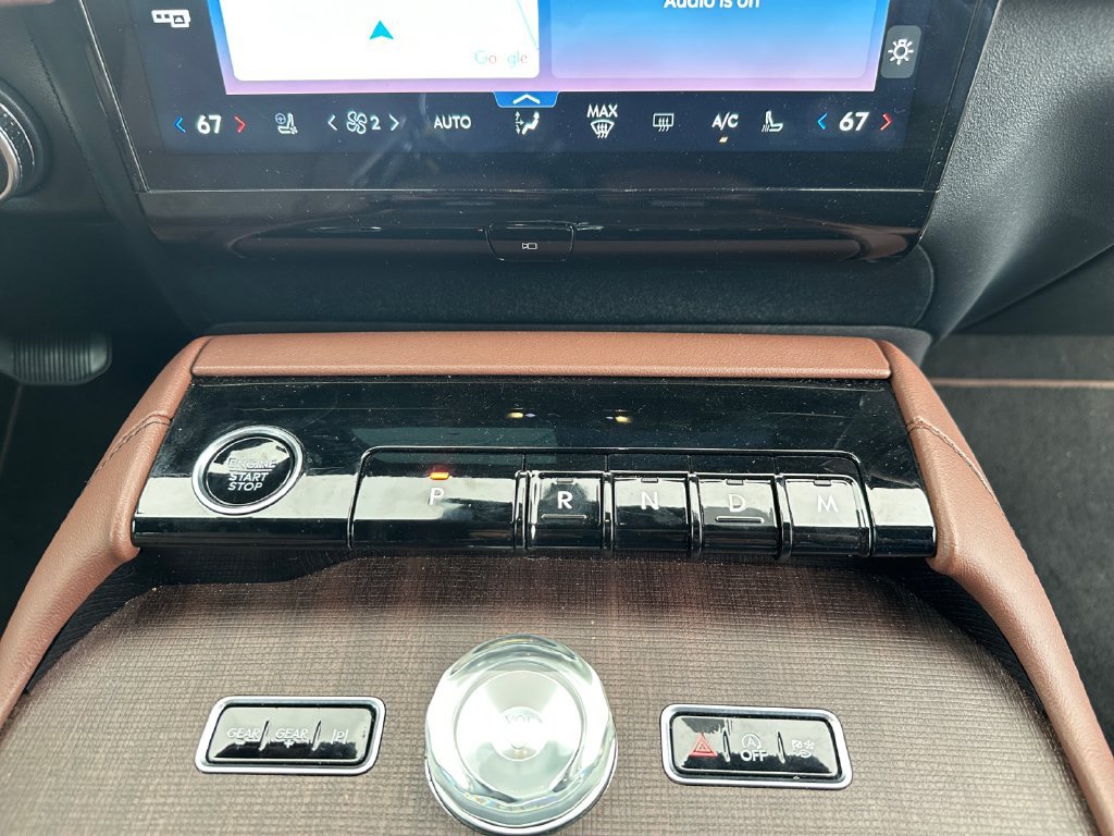 Used 2025 Lincoln Navigator Reserve AWD/4WD image 24