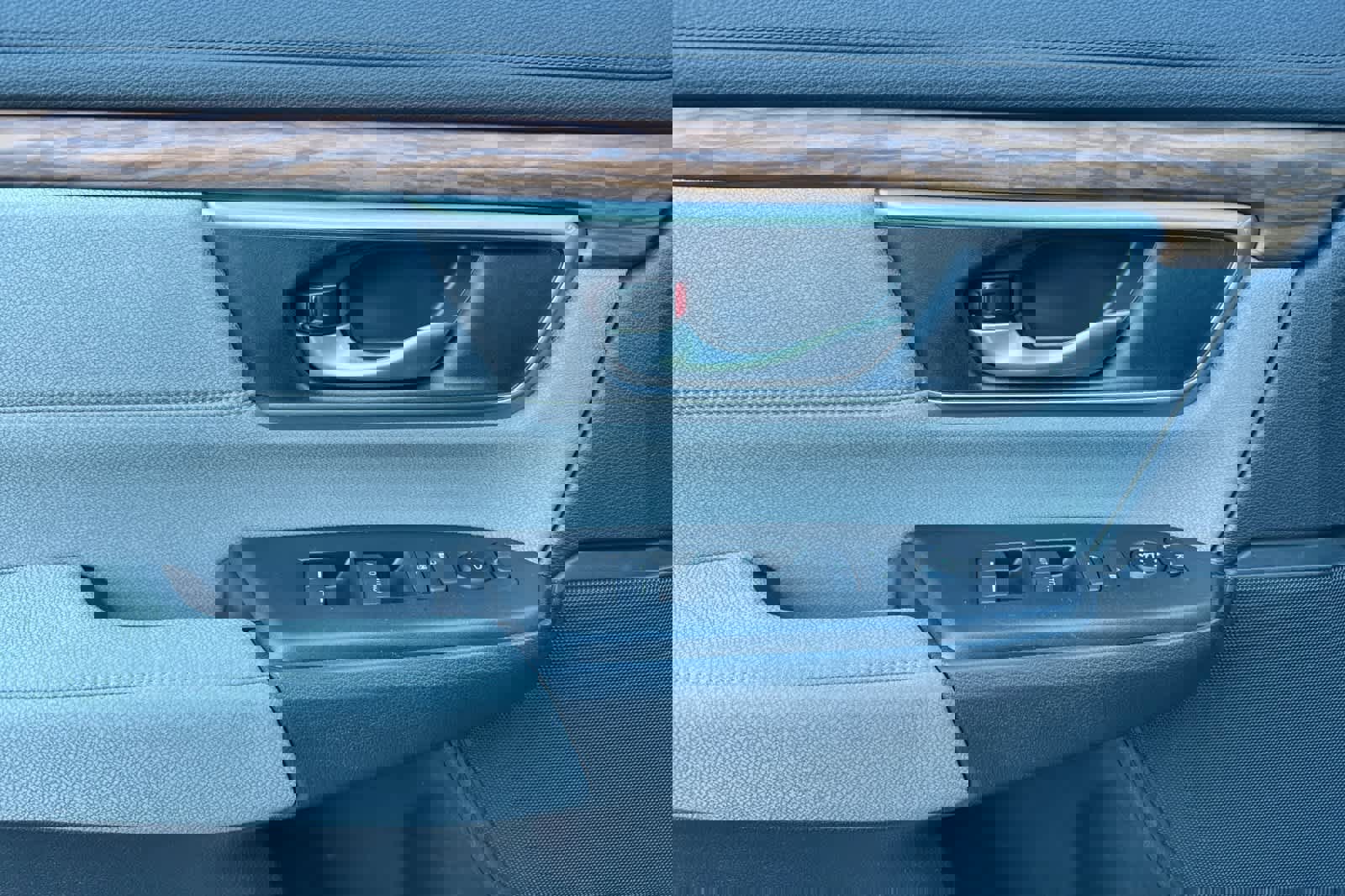 Used 2018 Honda CR-V EX image 12