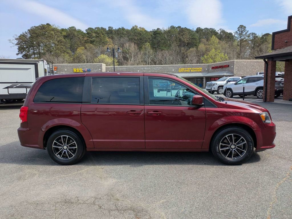 Used 2018 Dodge Grand Caravan SE image 3
