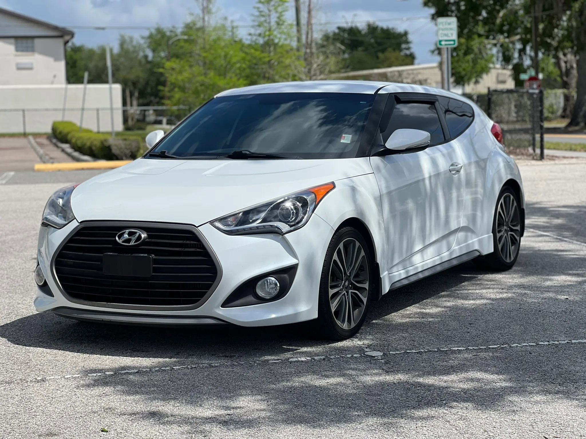 Used 2016 Hyundai Veloster Turbo image 2