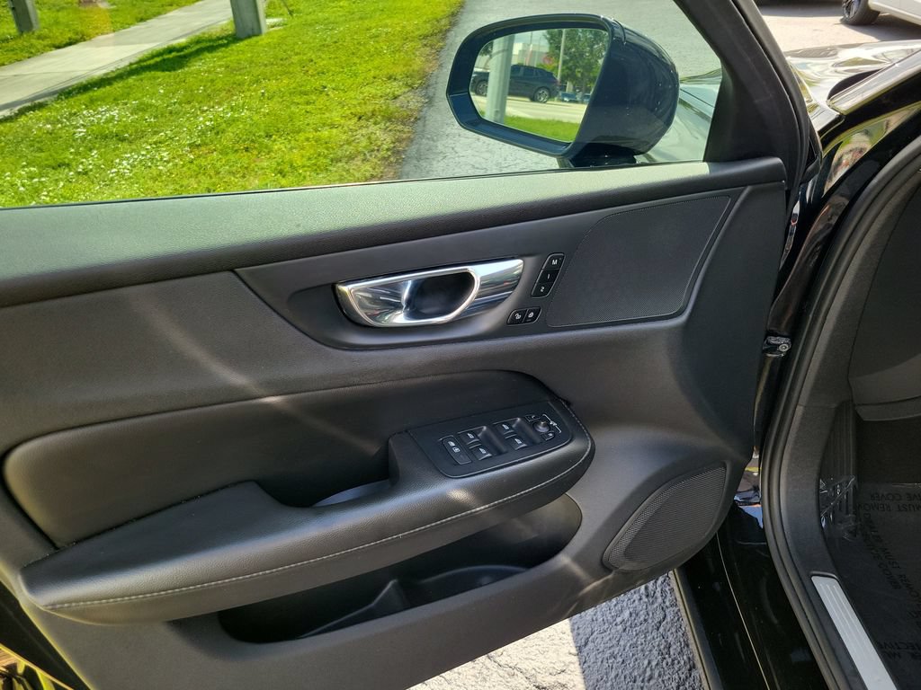 Used 2020 Volvo S60 T5 Momentum FWD image 20