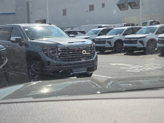 New 2026 GMC Yukon Denali w/ Advanced Technology Package AWD/4WD image 8