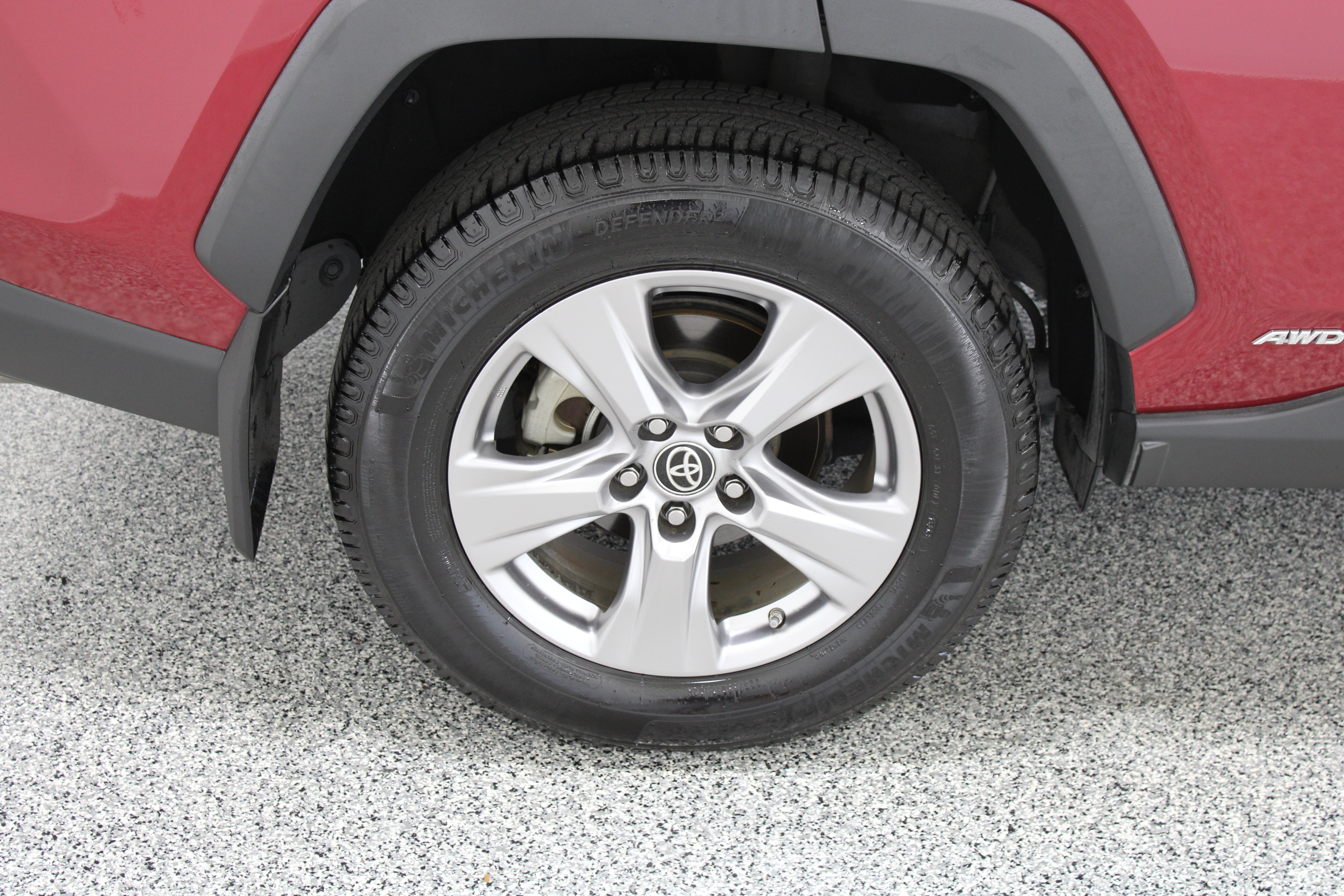 Used 2022 Toyota RAV4 LE AWD/4WD image 6