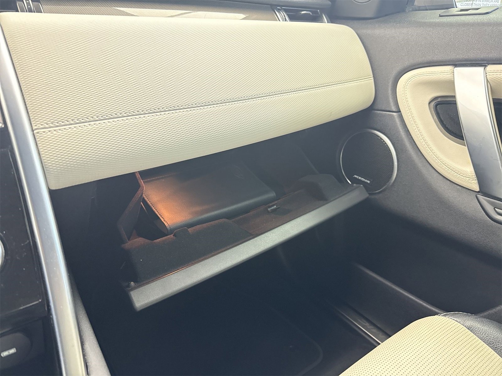 Used 2020 Land Rover Discovery Sport SE R-Dynamic image 27