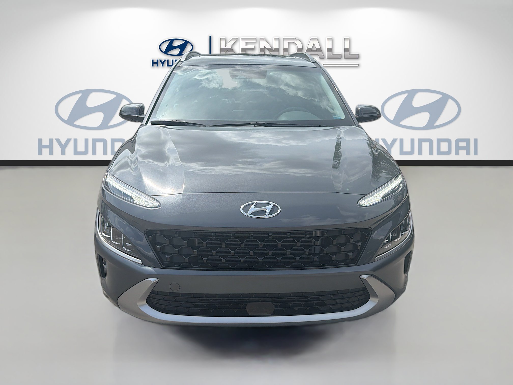 Used 2023 Hyundai Kona Limited w/ Cargo Package FWD image 2