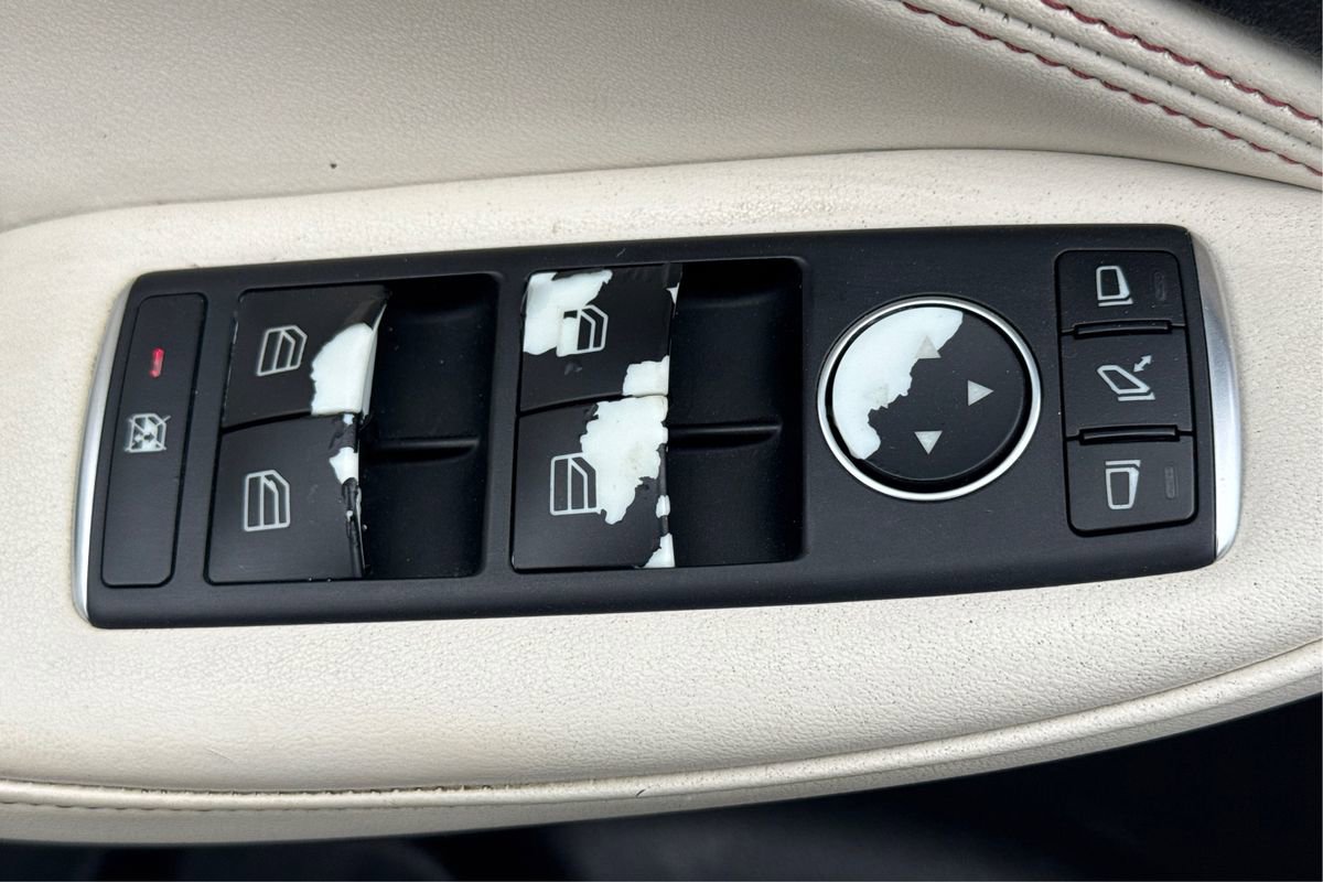 Used 2017 INFINITI QX30 Premium w/ Technology Package image 38