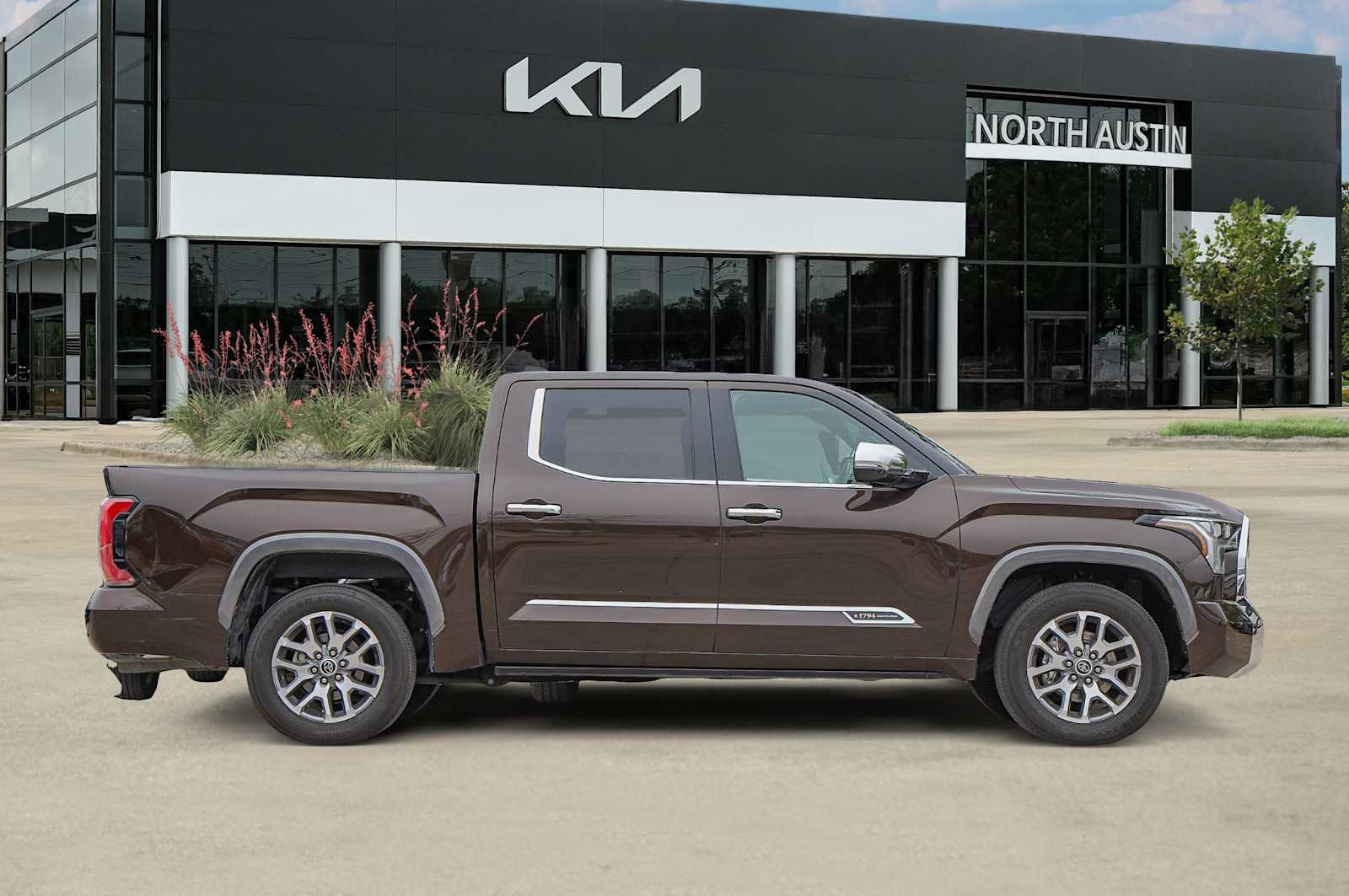 Used 2023 Toyota Tundra 1794 Edition image 7