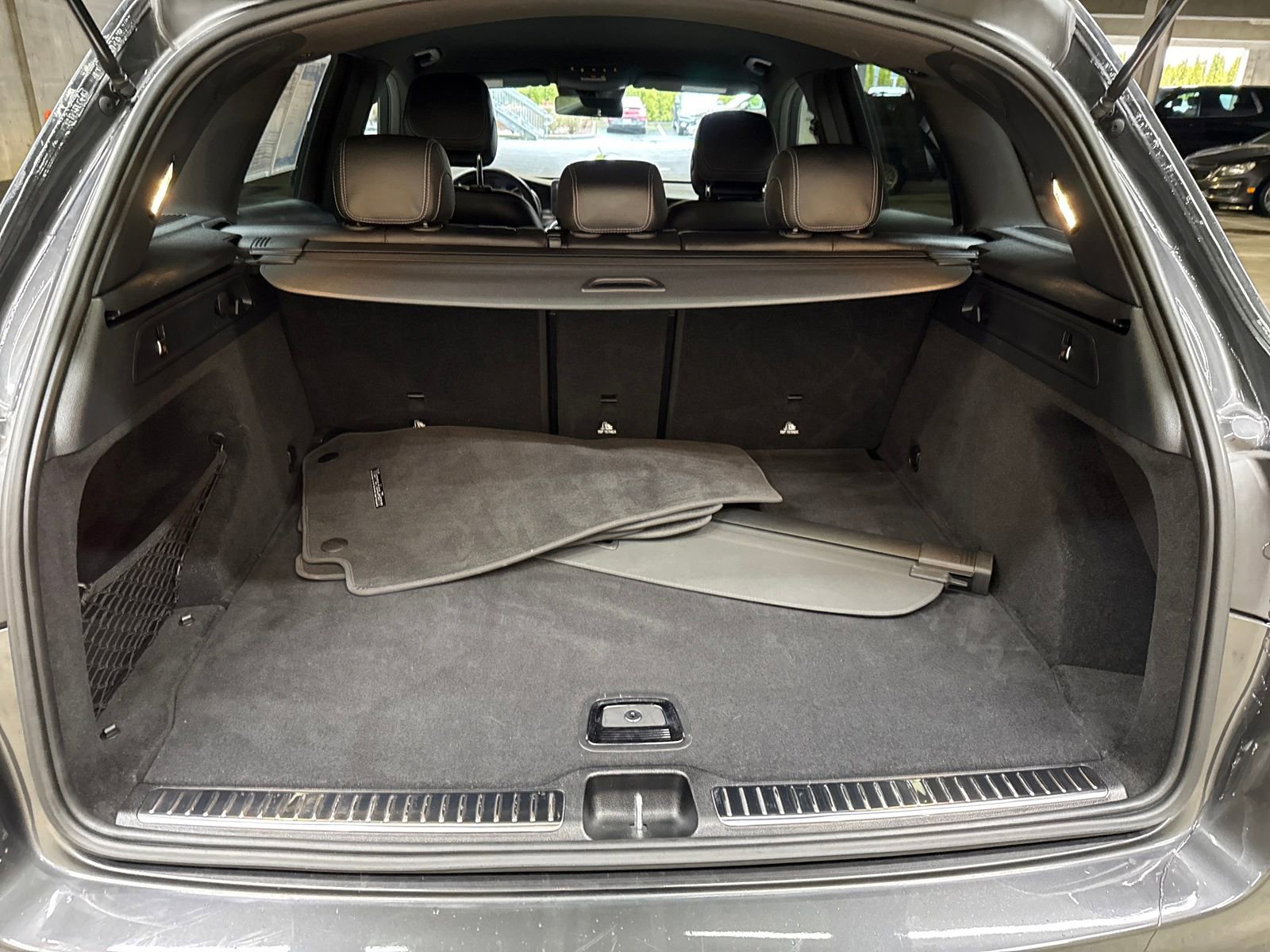 Used 2022 Mercedes-Benz GLC 300 4MATIC image 24