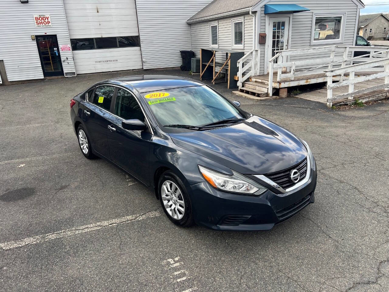 Used 2017 Nissan Altima 2.5 S w/ Power Driver Seat Package FWD image 18