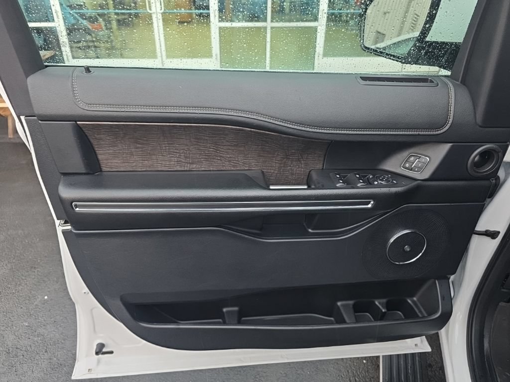 Used 2020 Ford Expedition Limited AWD/4WD image 11