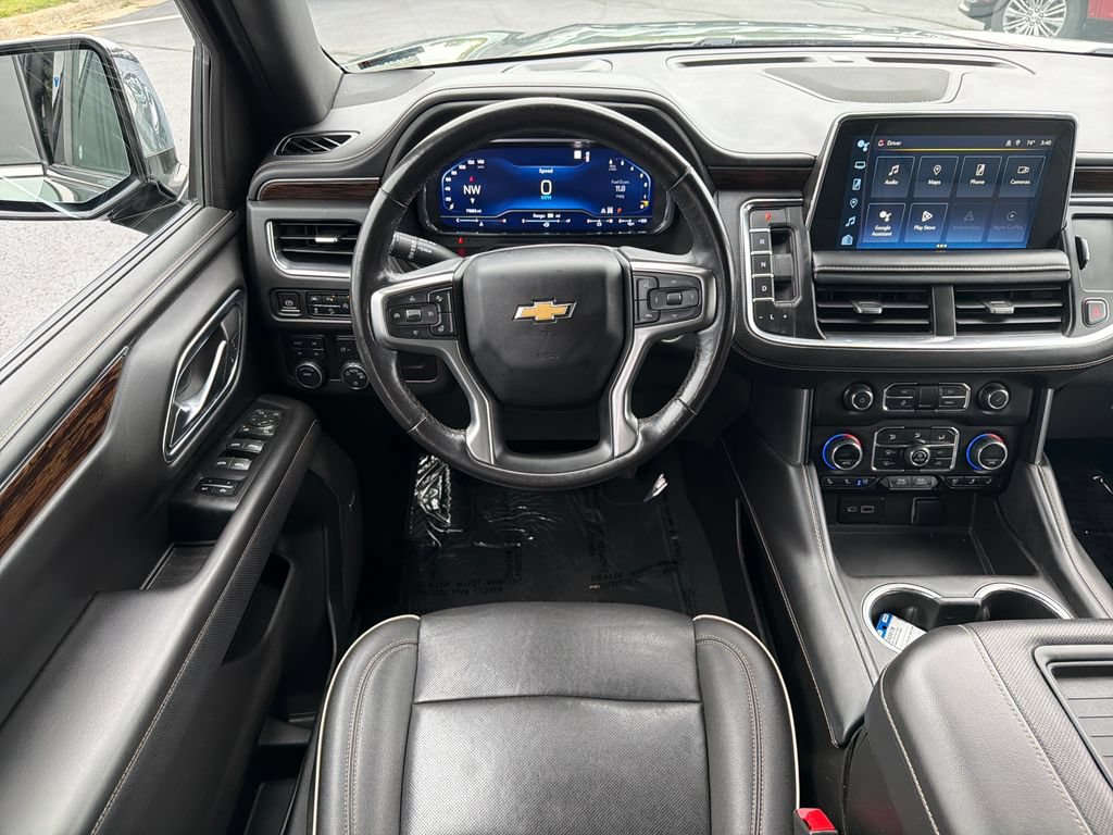 Used 2023 Chevrolet Suburban Premier AWD/4WD image 14