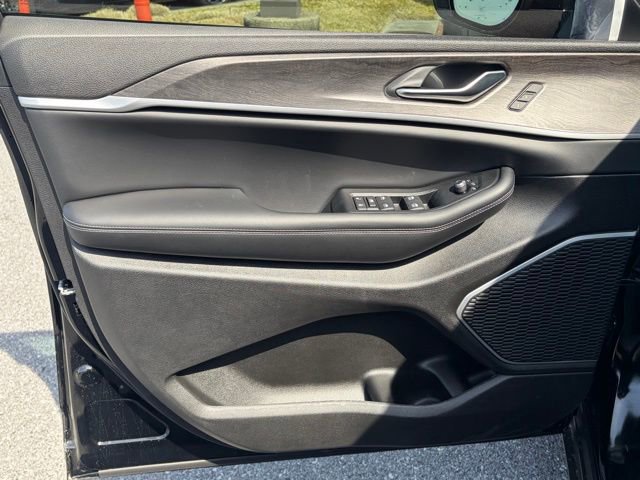 New 2026 Jeep Grand Cherokee Limited AWD/4WD image 12