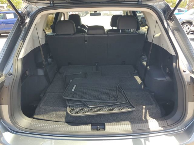 Certified 2020 Volkswagen Tiguan SE w/ Panoramic Sunroof Package FWD image 7