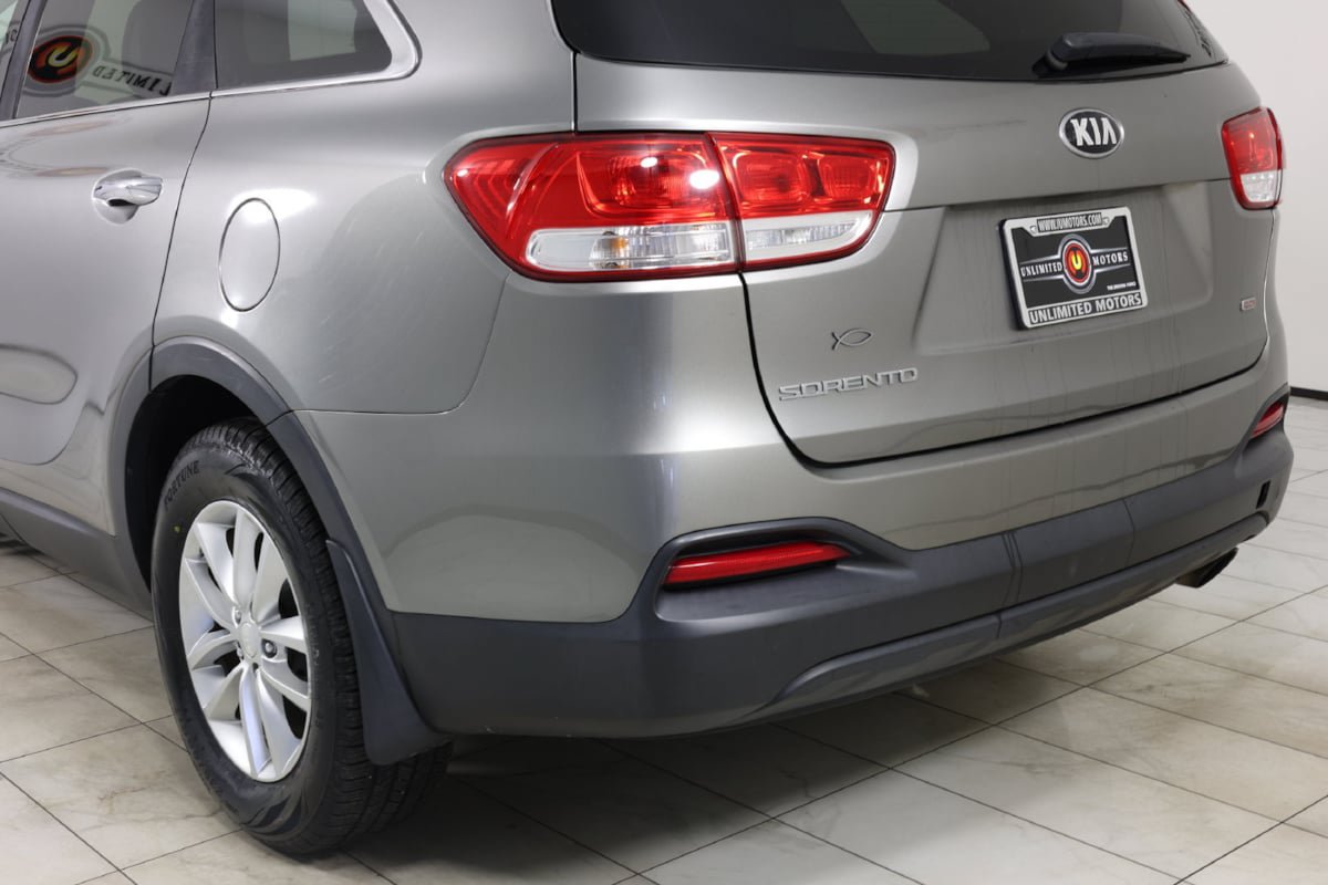 Used 2016 Kia Sorento L FWD image 39