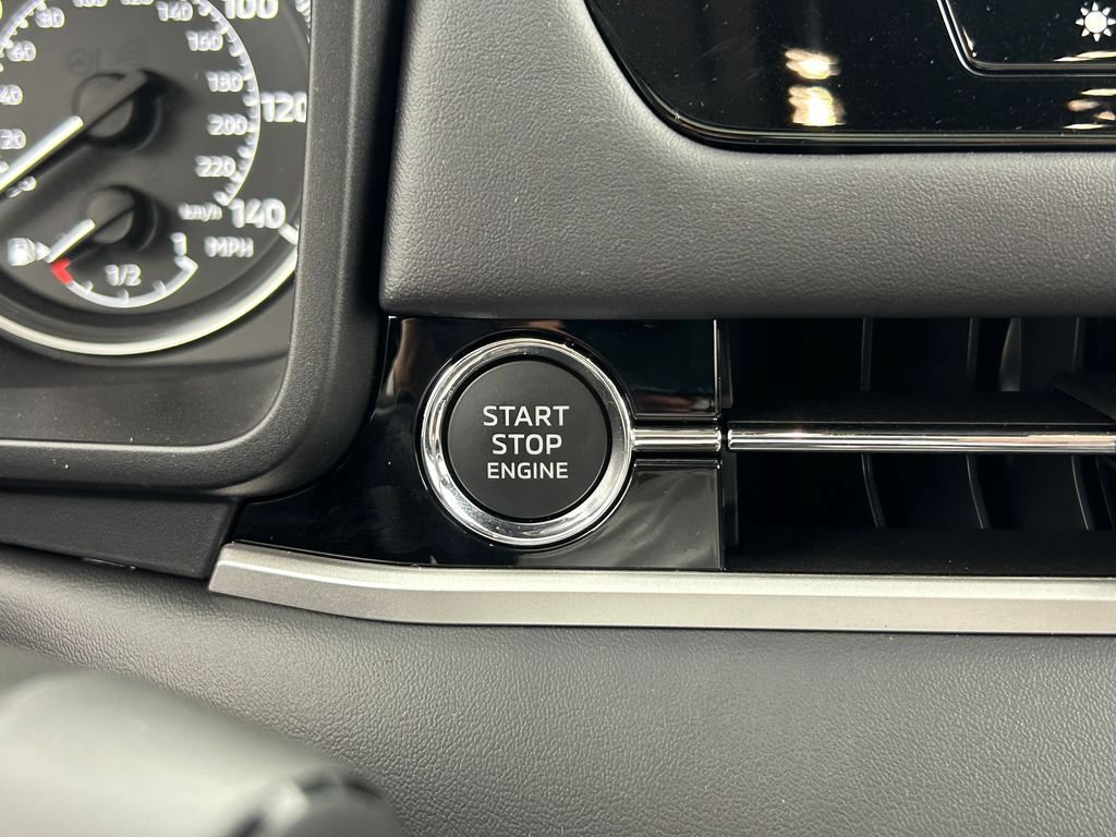 New 2026 Mitsubishi Outlander AWD image 19