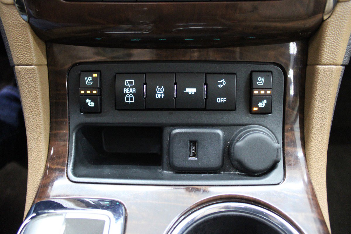 Used 2016 Buick Enclave Premium w/ Experience Buick Package FWD image 34