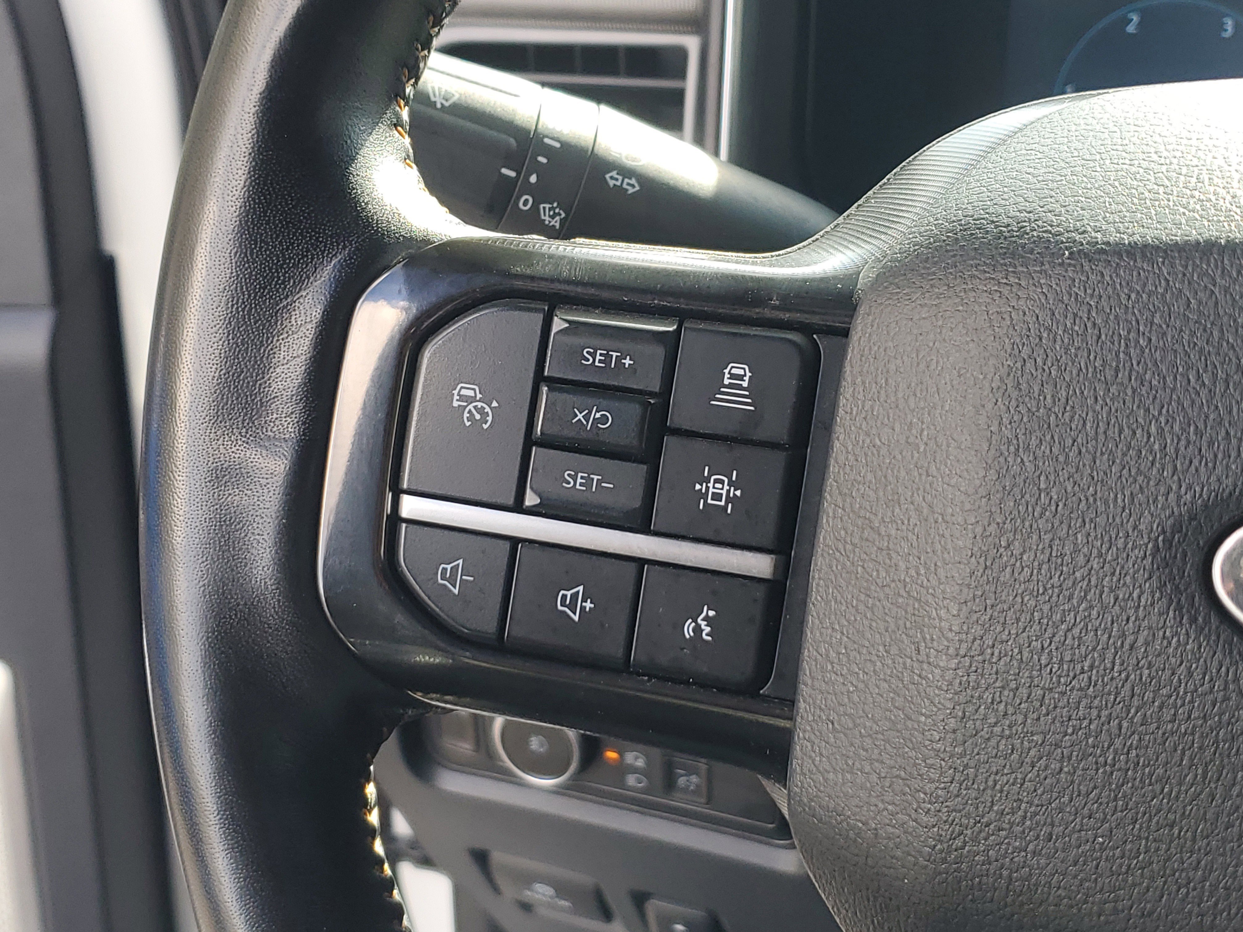 Used 2024 Ford F250 Platinum w/ FX4 Off-Road Package image 28