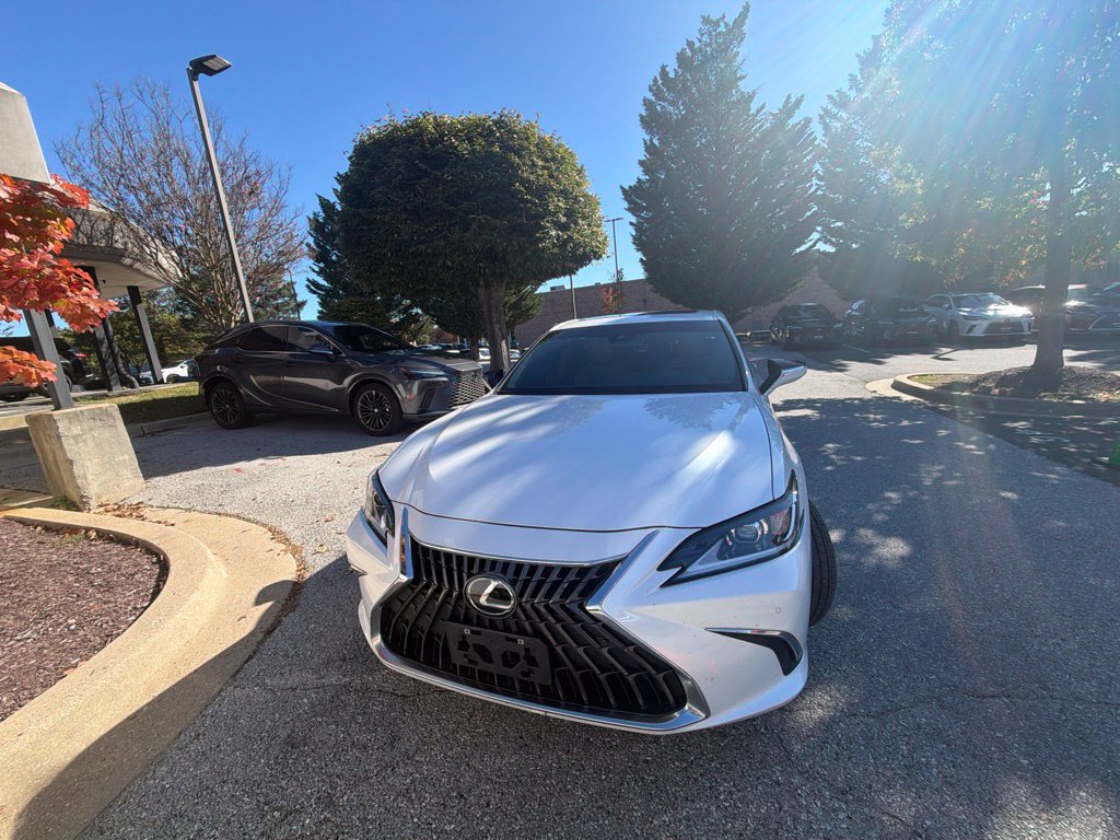 Certified 2025 Lexus ES 350 w/ Premium Package FWD image 3