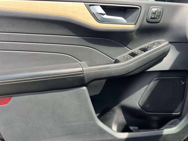 Used 2022 Ford Escape Titanium w/ Titanium Elite Package AWD/4WD image 22