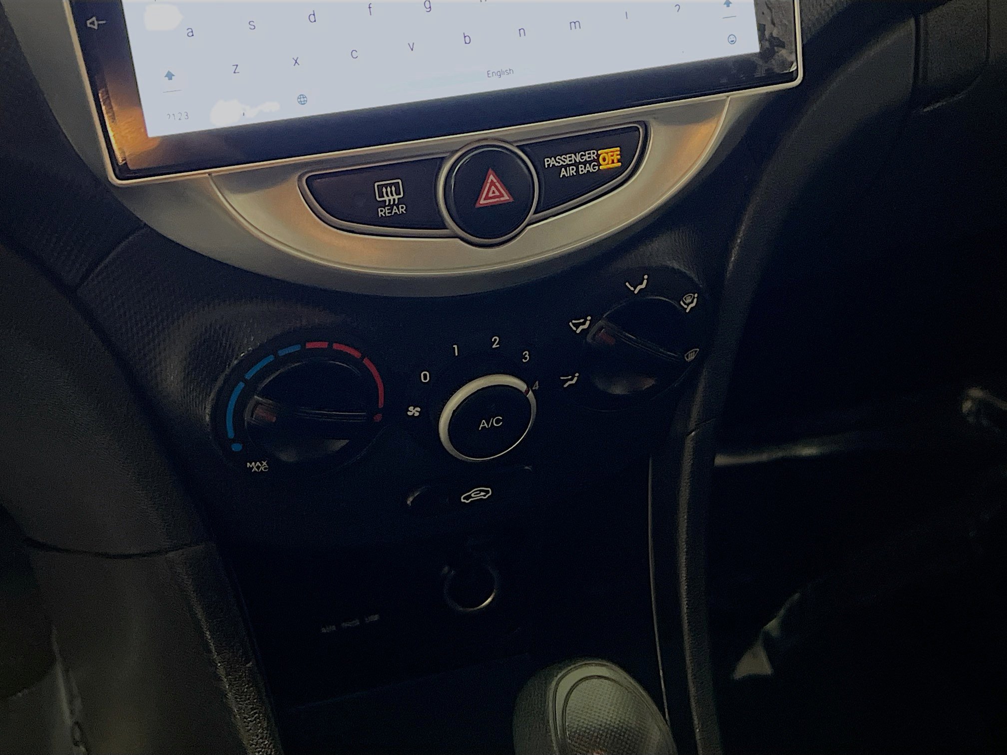 Used 2012 Hyundai Accent GS image 25