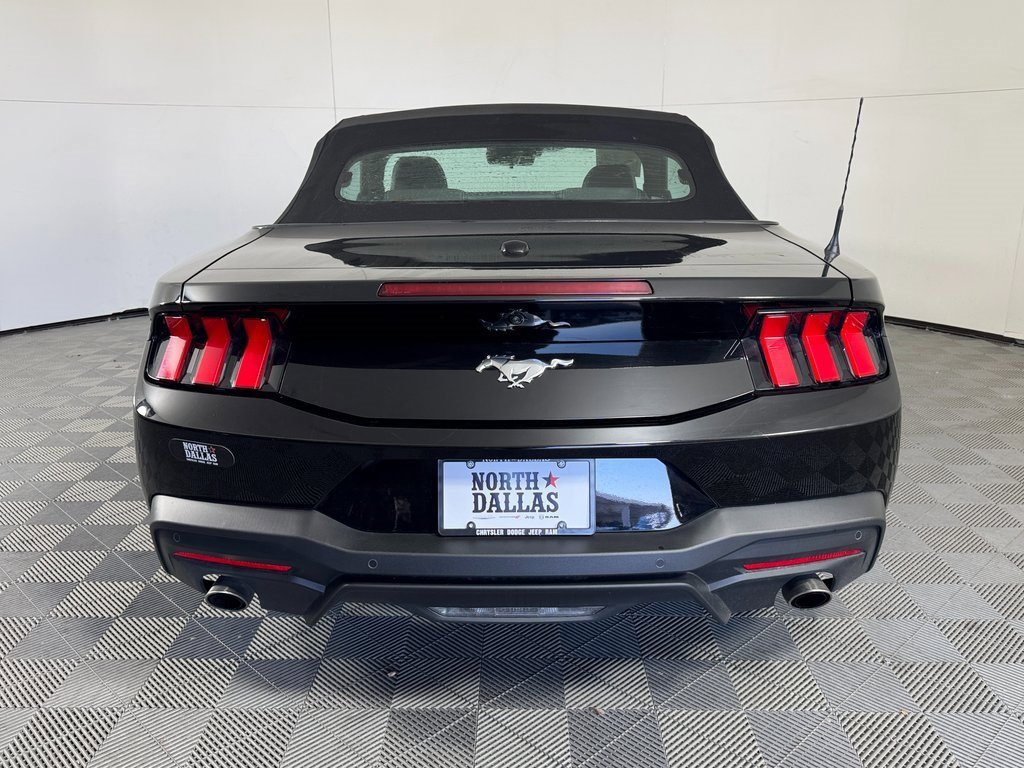 Used 2024 Ford Mustang Convertible image 7