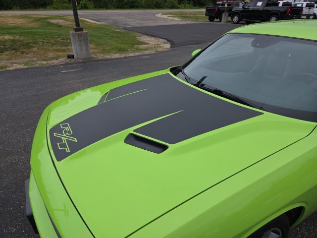 Used 2015 Dodge Challenger R/T Plus RWD image 28