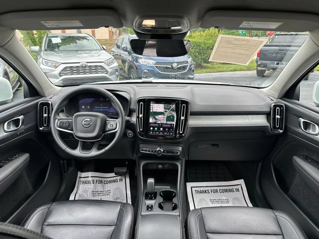 Used 2023 Volvo XC40 B4 Core w/ Convenience Package FWD image 10
